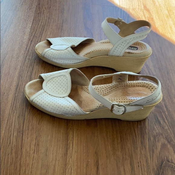 White leather wedge sandals women’s 7 - Picture 5 of 16